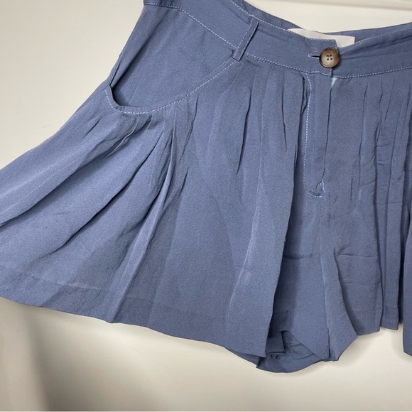 Thakoon 100% silk blue pleated shorts sz 4 - Picture 3 of 7